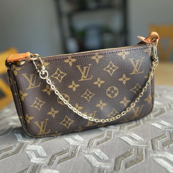 Louis vuitton pochette accessoires - Picture 1 of 11